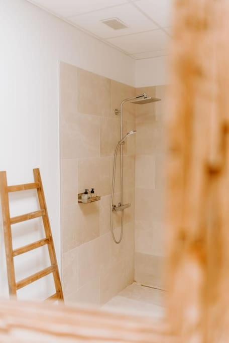 Suite De Charme Avec Jacuzzi Et Cabine Infrarouge Tubize 외부 사진