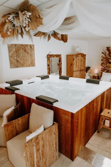 Suite De Charme Avec Jacuzzi Et Cabine Infrarouge Tubize 외부 사진